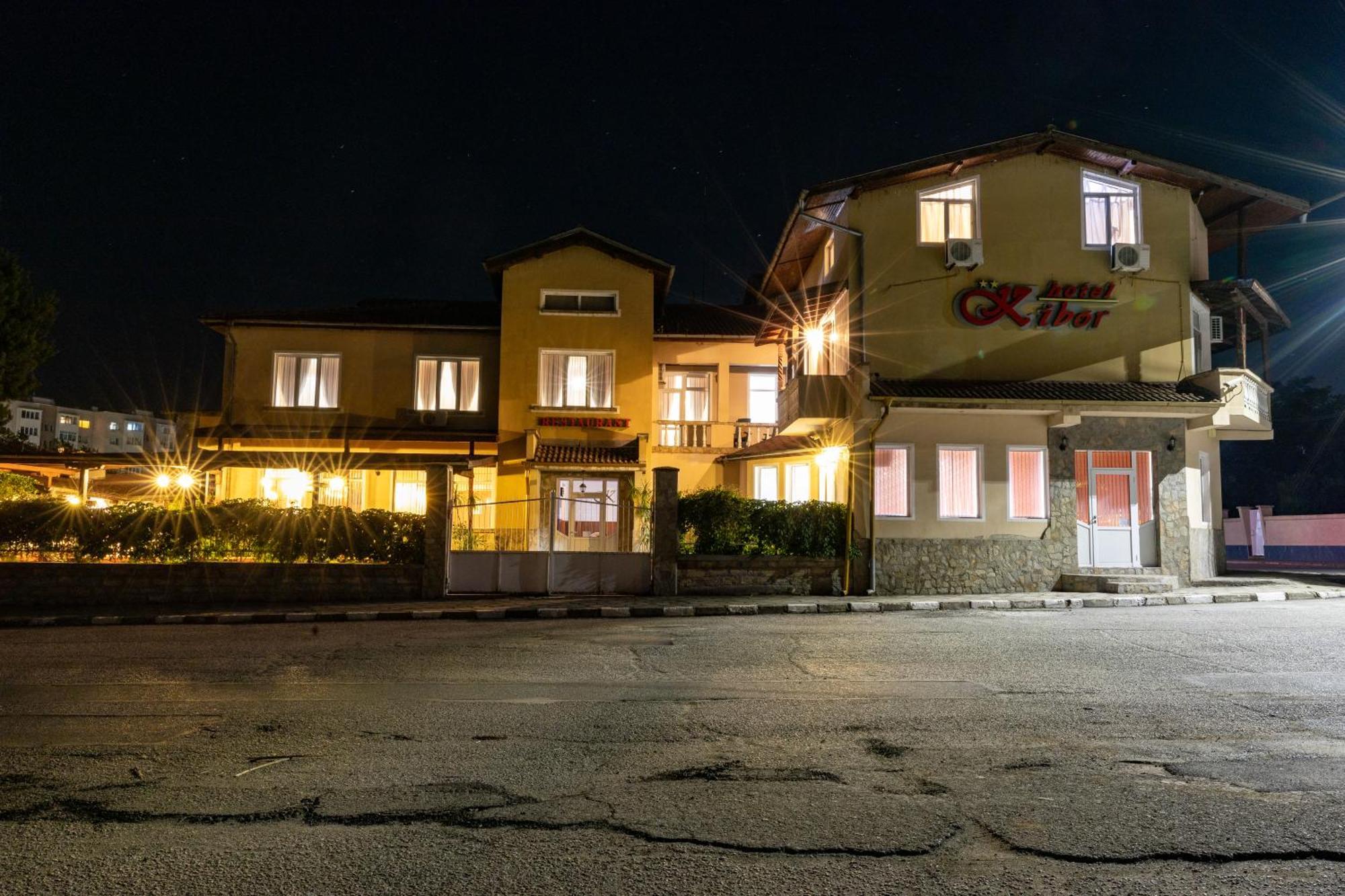 Hotel Kibor Gulubovo  Εξωτερικό φωτογραφία